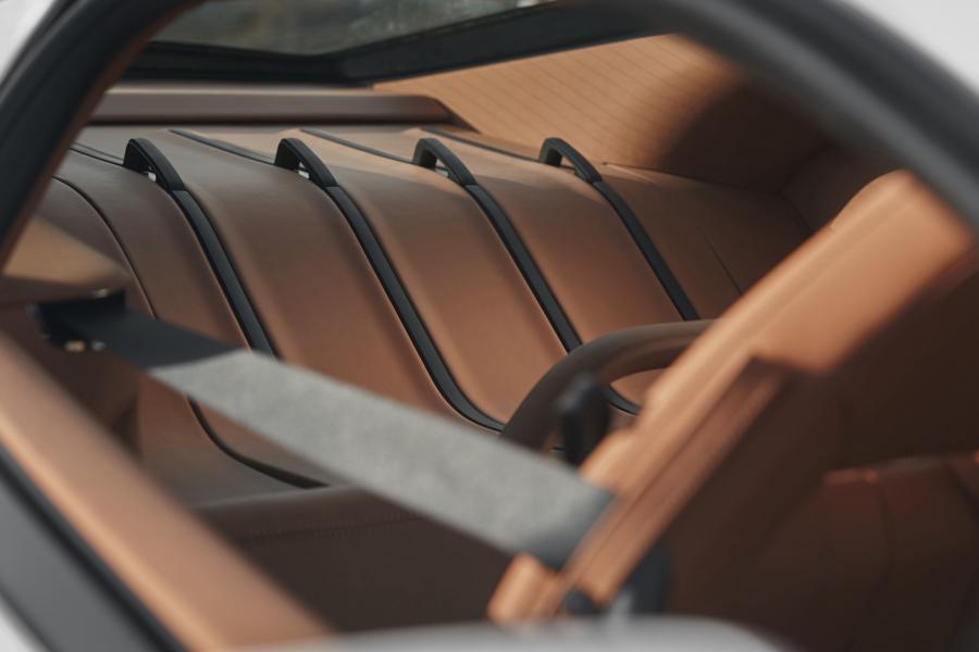 Детали интерьера McLaren 570GT Sport Pack 2018 года  (WW) (фото 3 из 7)